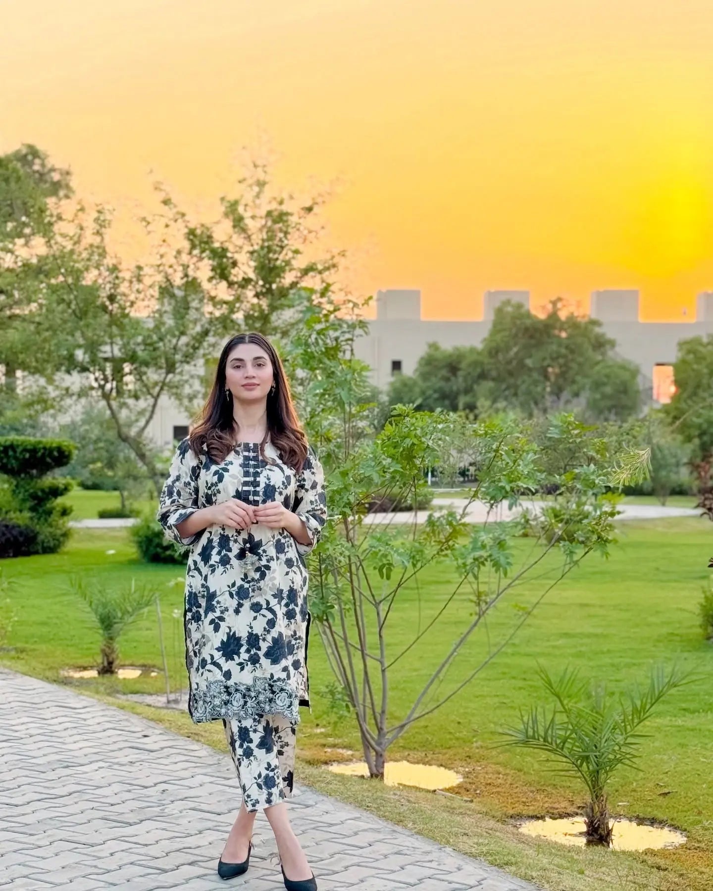 Floral Garden โ 2PC Stitched Printed Lawn Set