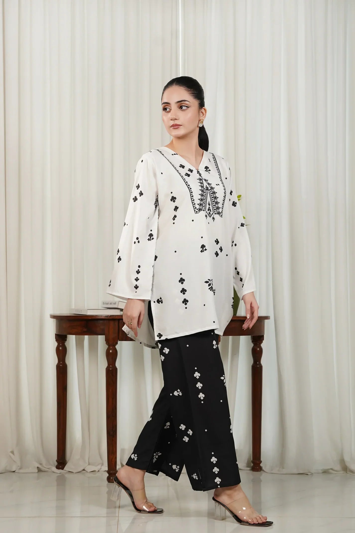 White Orchid 2Pc