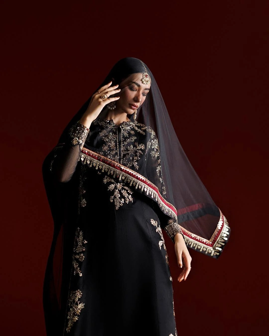 SHAFFON BLACK EMB 3PC