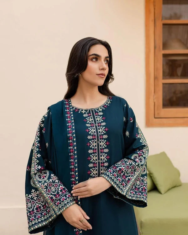 Adaab 3PC – Elegance in Every Thread