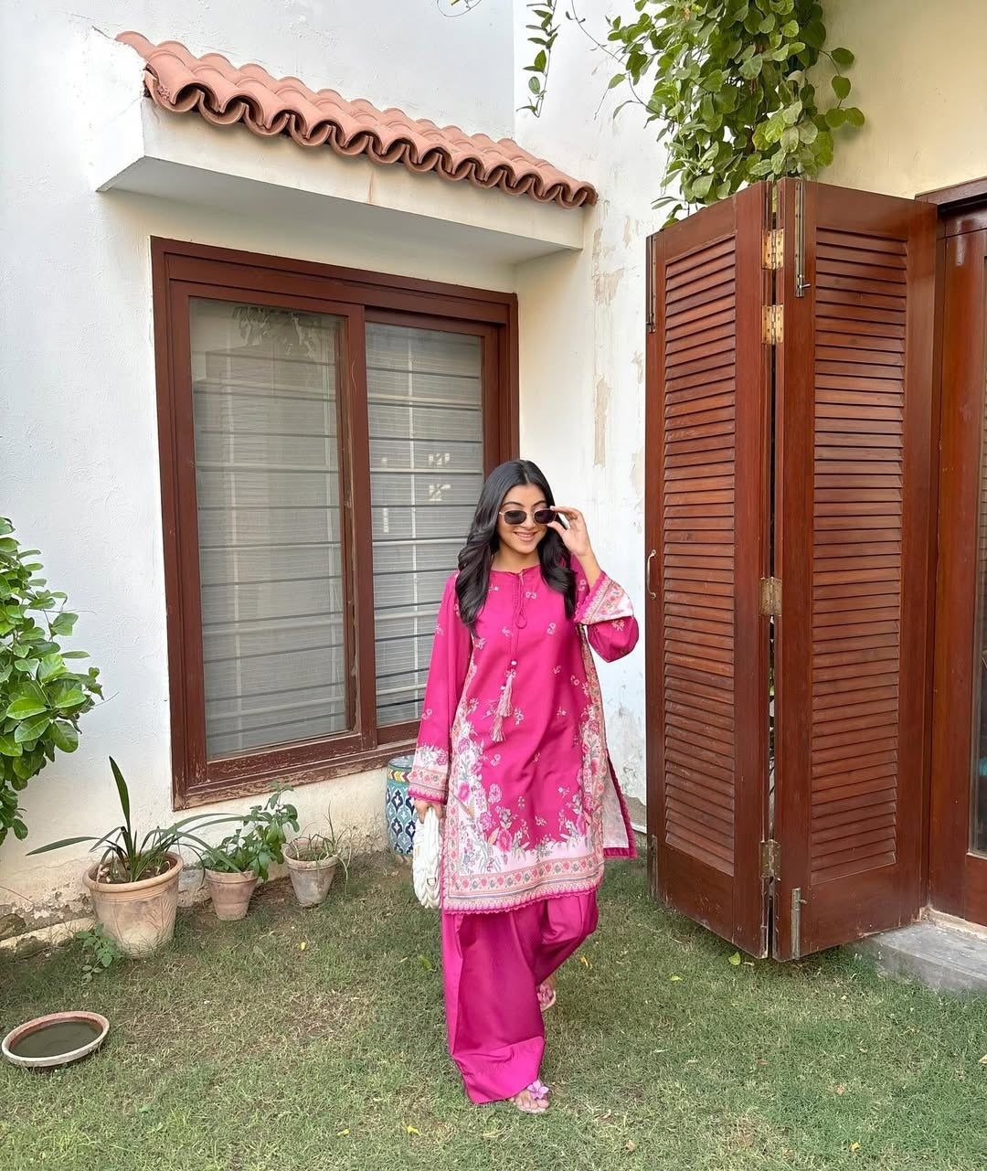 VELZA LAWN 2PC ( FARSHI SHALWAR )