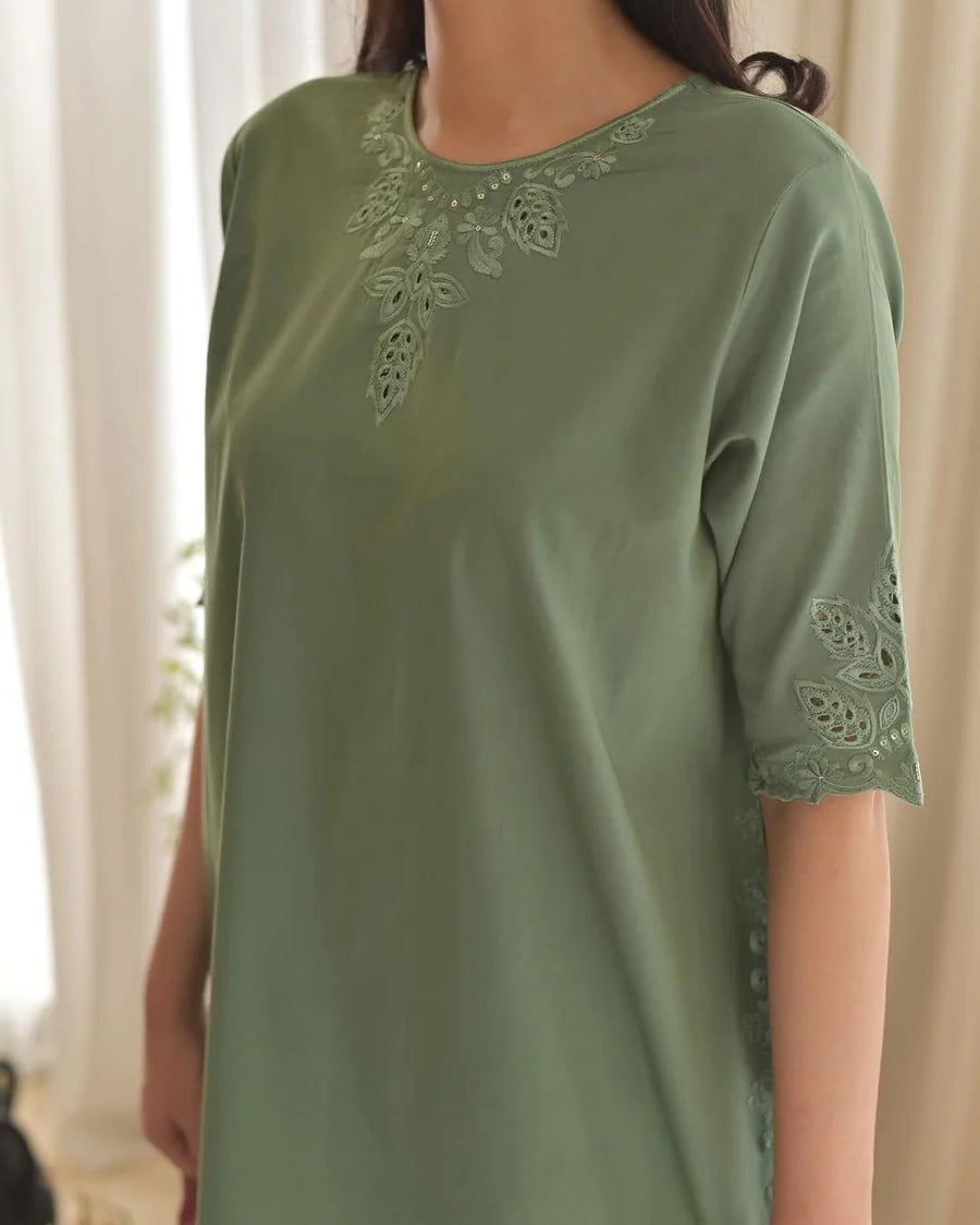 AIRA 3PC ( FARSHI SHALWAR )