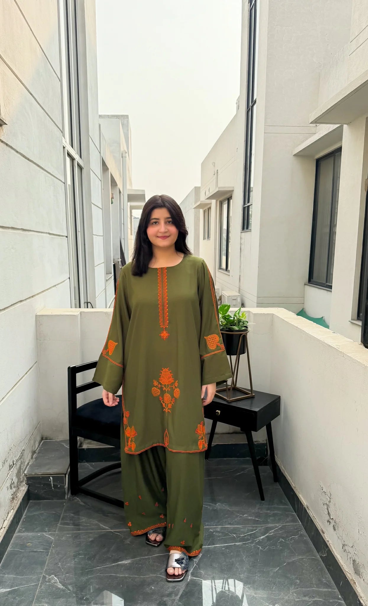 UMZAY LEAF GREEN EMB 2PC