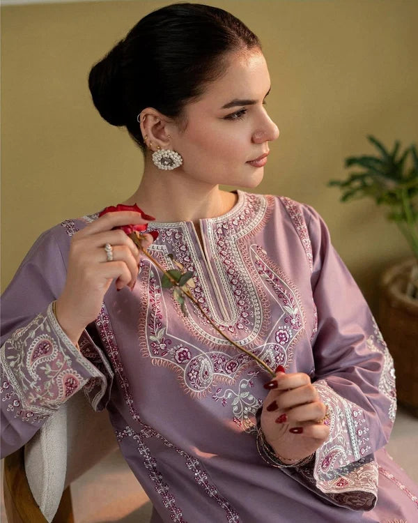 QAIFA LAWN SET ( FARSHI SHALWAR )